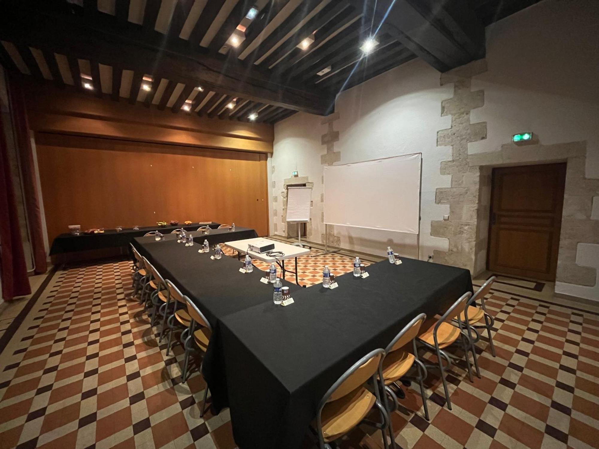 Hotellerie Saint Yves Chartres Εξωτερικό φωτογραφία