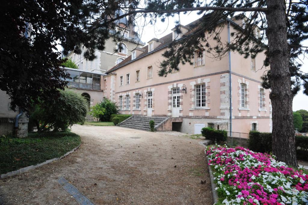 Hotellerie Saint Yves Chartres Εξωτερικό φωτογραφία